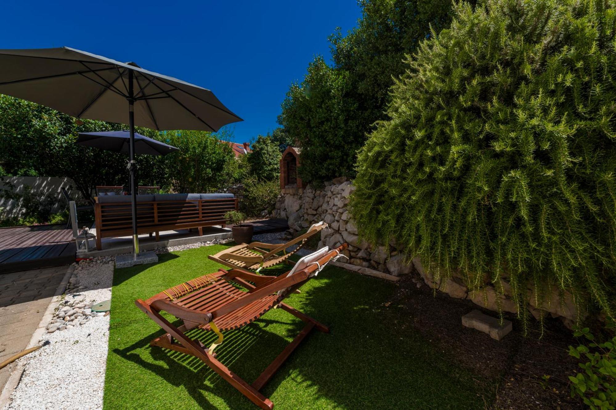 Apartment With Terrace And Mini Pool Green Gold Дубровник Екстер'єр фото